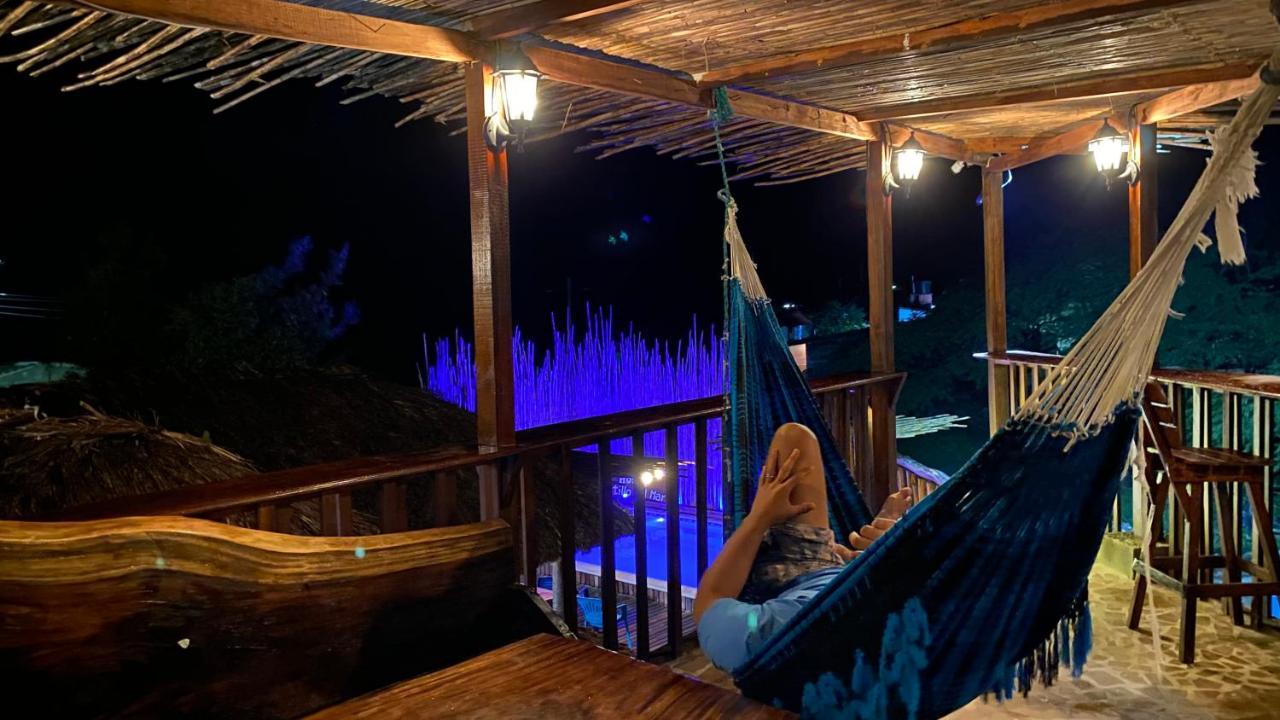 Hostal Castillo Del Mar Camarones Ngoại thất bức ảnh